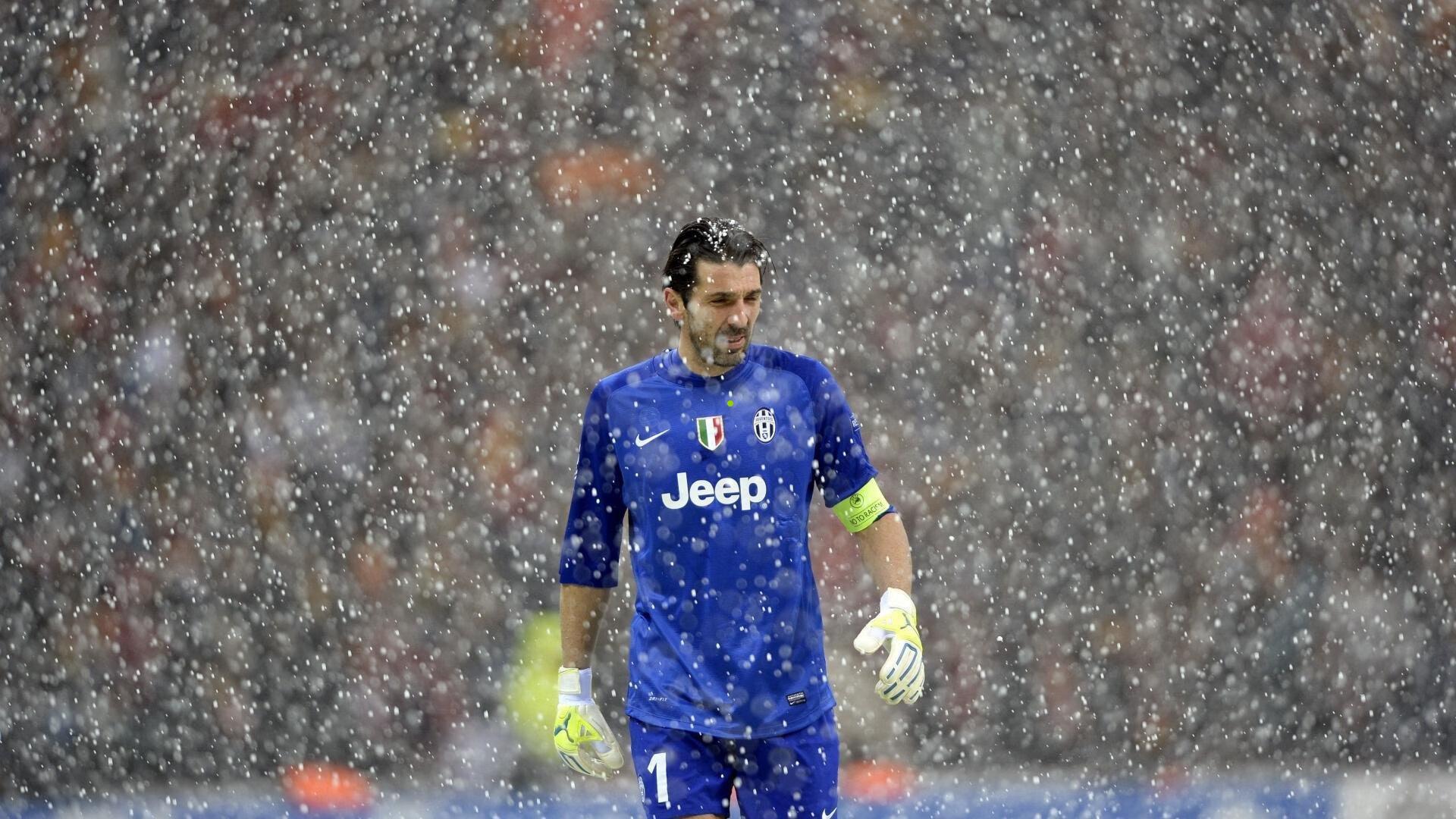 上港官宣引援重磅消息，荷甲前锋卡隆与前大连人后卫李帅携手加盟